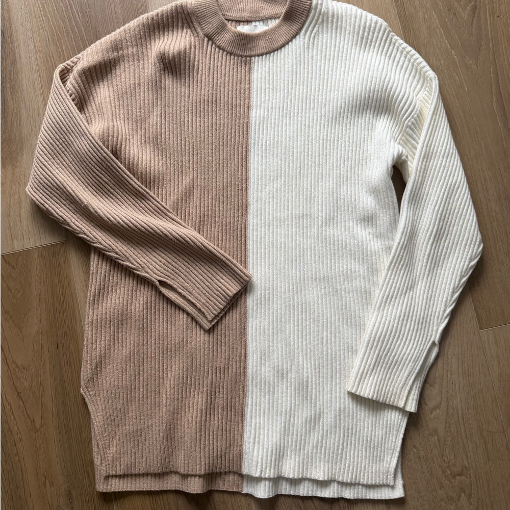 Abercrombie & Fitch Tan and Cream Crew Neck Sweater
